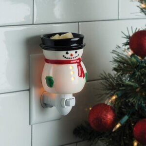 CANDLE WARMERS Frosty Pluggable Fragrance Warmer